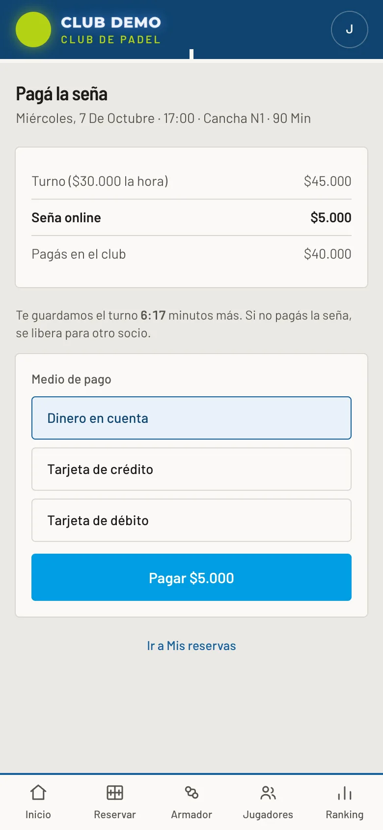 Pantalla de pago de la seña: turno de $45.000, seña online de $5.000 y $40.000 en el club